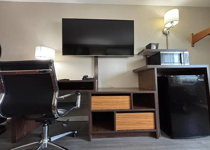 Amerivu Inn & Suites