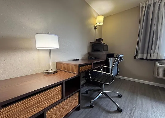 Amerivu Inn & Suites