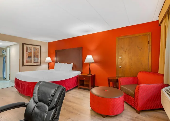 Clarion Hotel & Conference Center Lansing West