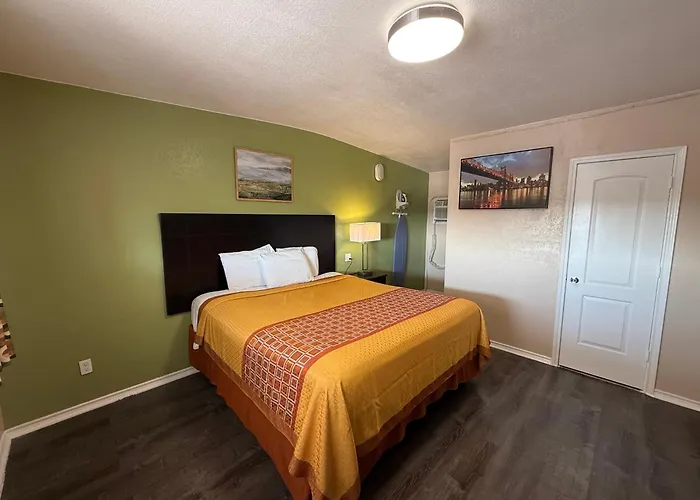 Executive Inn & Kitchenette Suites-Eagle Pass