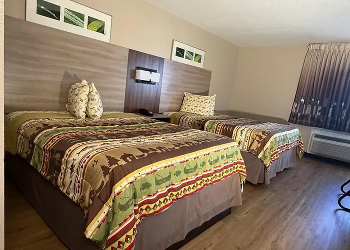 Booneslick Lodge - Neosho