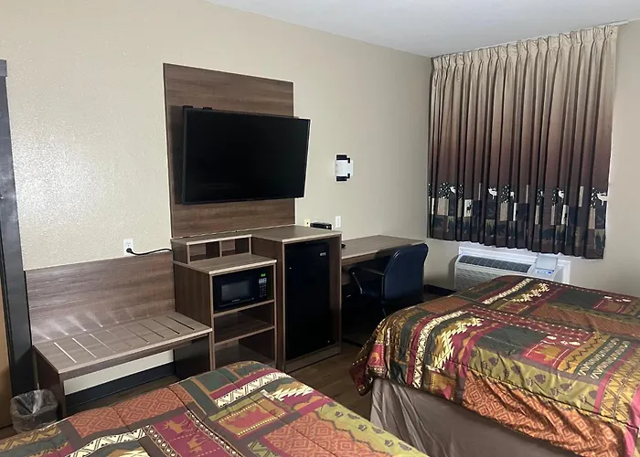 Booneslick Lodge - Neosho