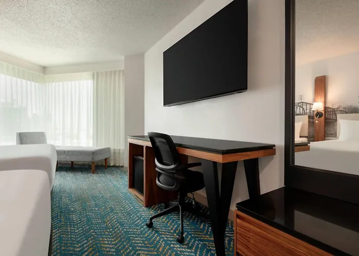 Fort Pontchartrain Detroit, A Wyndham Hotel