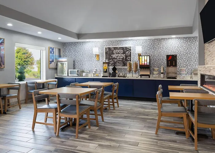 Americinn By Wyndham Urbana Champaign University Area
