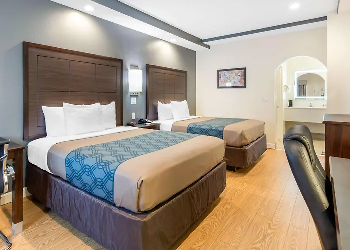 Red Star Inn & Suites
