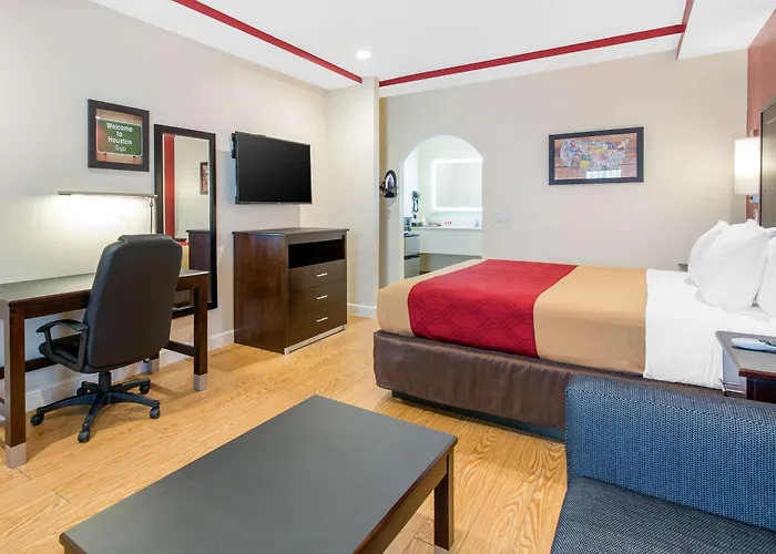 Red Star Inn & Suites