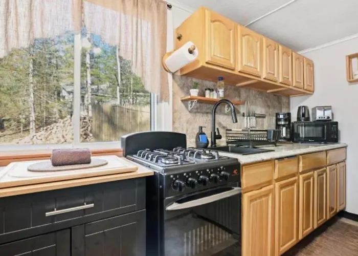 Pocono Cabin With Hot Tub And Private Pool At Shawnee Mtn