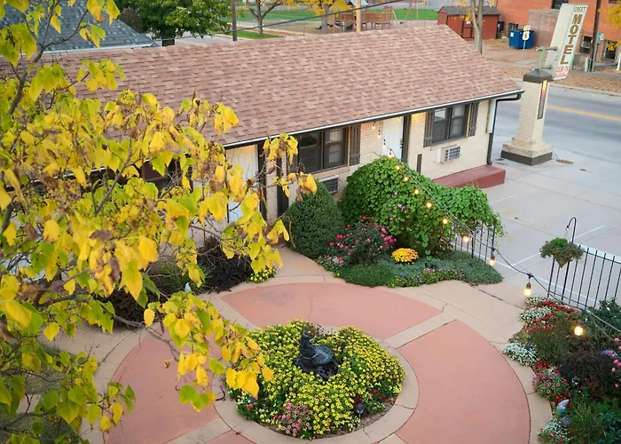 The Crest Motel