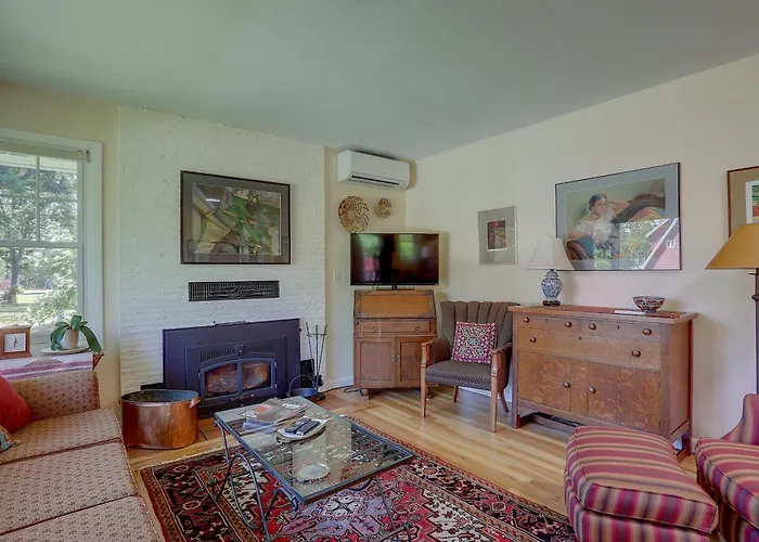 Living Color Cottage