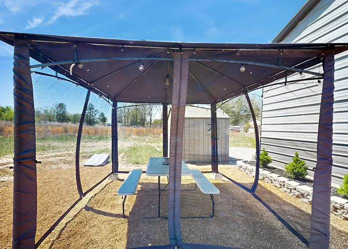 Close To Reelfoot Lake! Dog-Friendly Retreat
