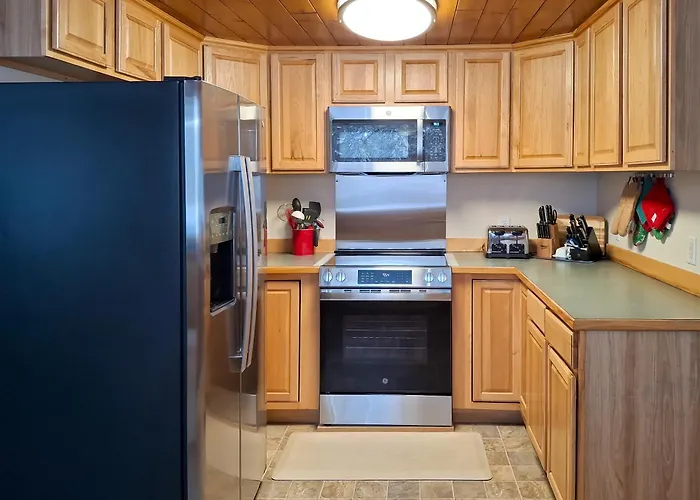 Peaceful Mountain-View Home - Walk To Kenai Lake!