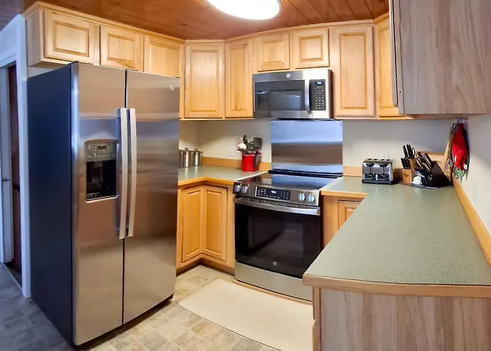 Peaceful Mountain-View Home - Walk To Kenai Lake!