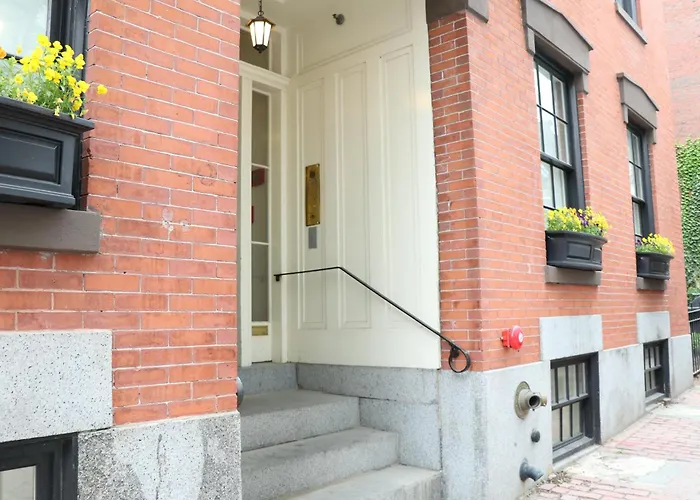 Downtown Beacon Hill, Convenient, Comfy Studio #1