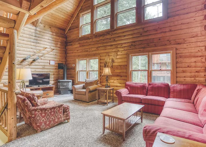 Cedarwood Lodge
