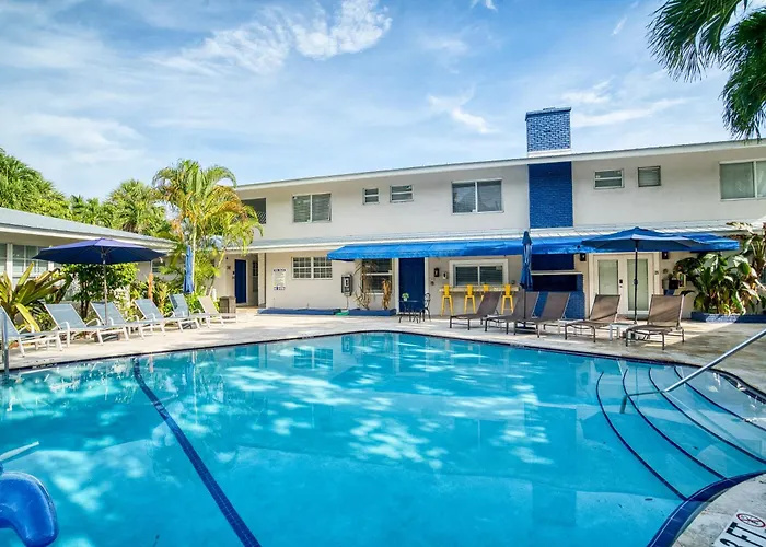 Casa Cordova Apartments By Lowkl