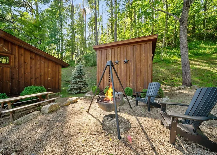 Red Wolf Chalet At Eagles Nest