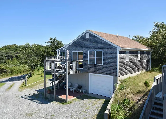 12216 - Beautiful Views Of Cape Cod Bay Access To Private Beach Easy Access To P-Town