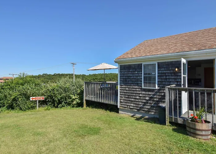 12218 - Beautiful Views Of Cape Cod Bay Access To Private Beach Easy Access To P-Town