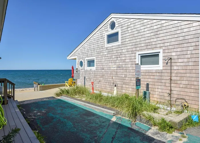 12217 - Beautiful Views Of Cape Cod Bay Access To Private Beach Easy Access To P-Town