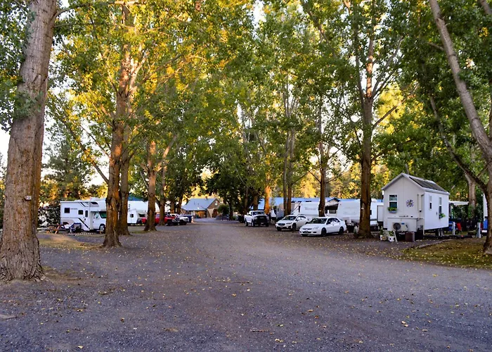 Columbia Point Resort