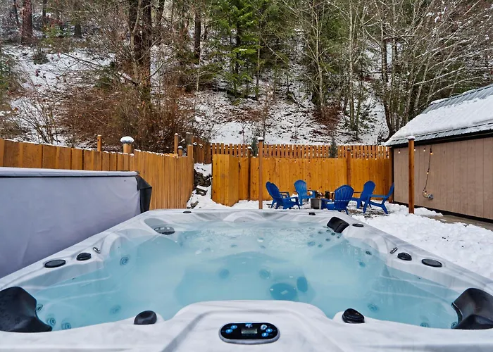 Historic Wallace Gem Hot Tub Walk Downtown