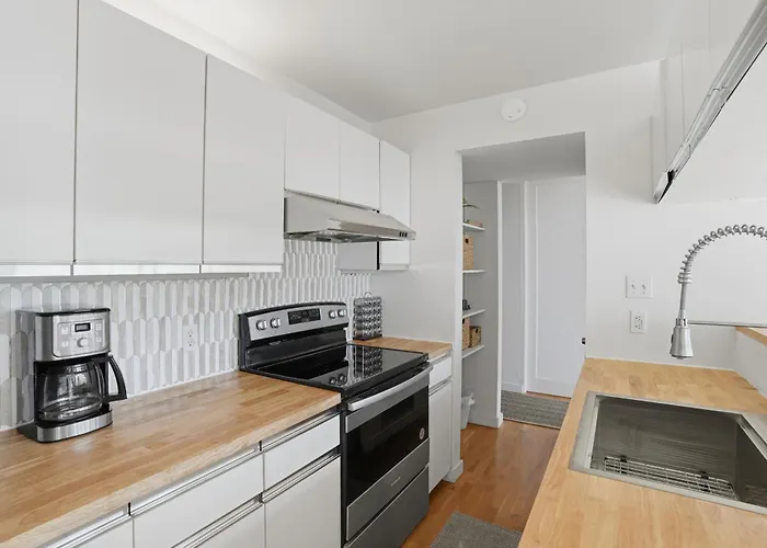 Bright Spacious & Comfortable Hayes Valley Condo
