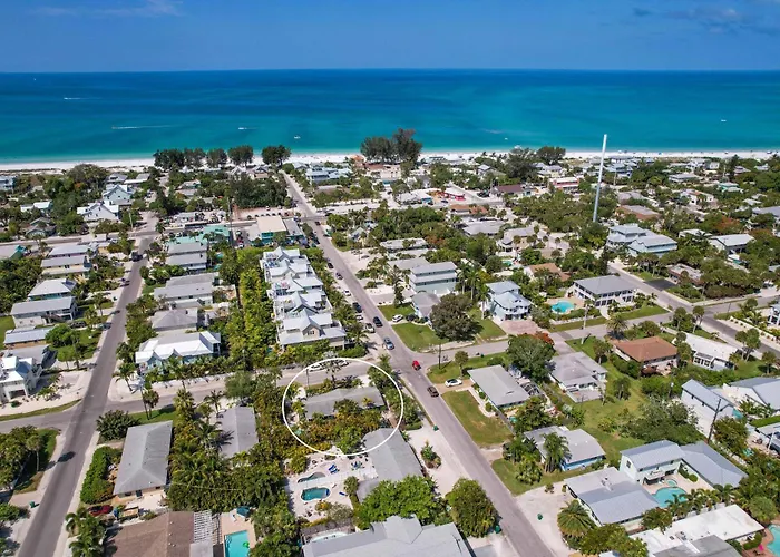 A Blue Lagoon On Anna Maria With Heated Pool