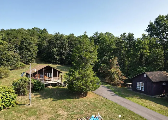Whispering Hills - Couples Getaway