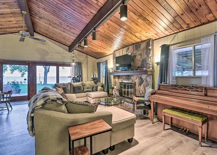 Lakefront Forestville Paradise W/ Private Beach!