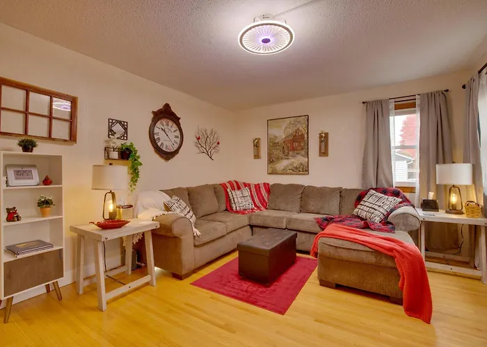 Harmony Home W/ Fire Pit: 5 Mi To Niagara Cave!