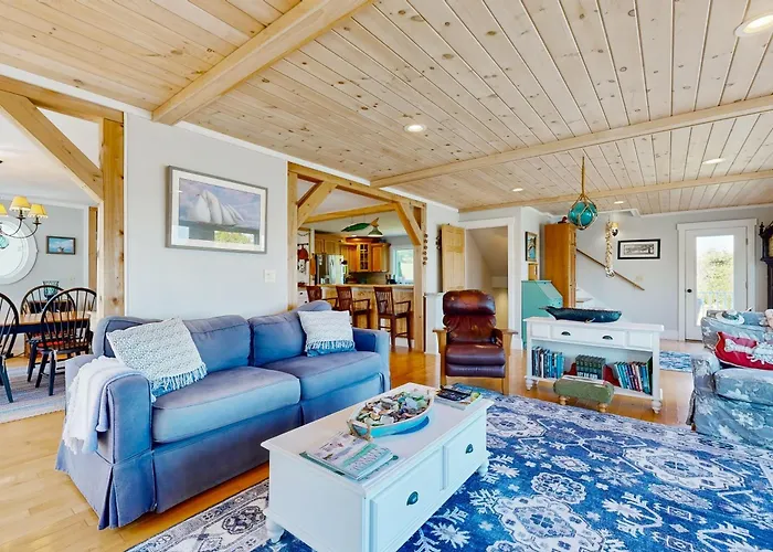 Oceanfront Home With Dock, Beautiful Deck & Firepit - Steps To The Beach
