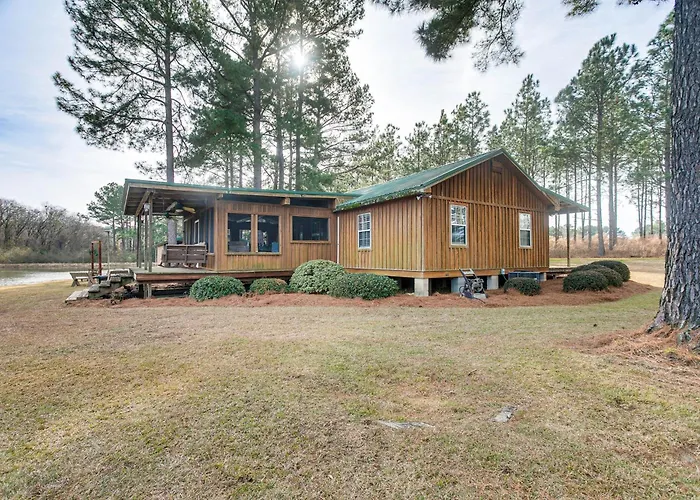 Georgia Lakefront Cabin W/ Fire Pit + Grills!