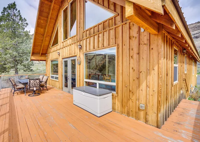 Stunning Hilltop Home By John Day Fossil Beds