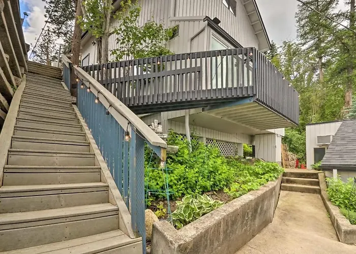 Lakefront Honeymoon Bay Studio Cottage