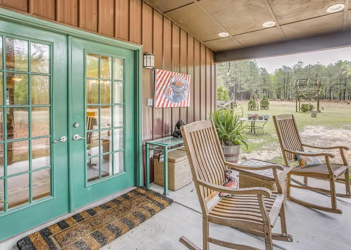 Tranquil Fairmont Studio W/ Patios - Pets Welcome!