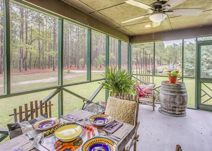 Tranquil Fairmont Studio W/ Patios - Pets Welcome!