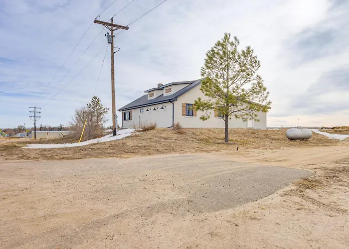 16 Mi To Paint Mines: Spacious Simla Home!