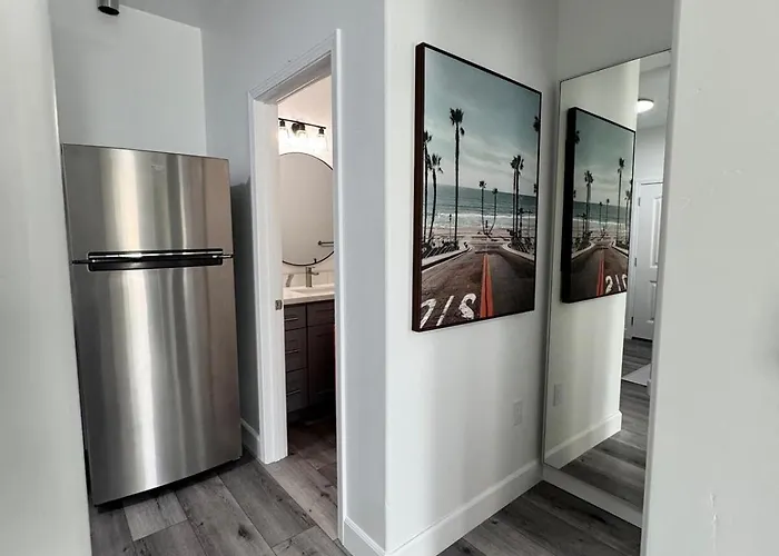 Cozy Tiny House Near The Beach