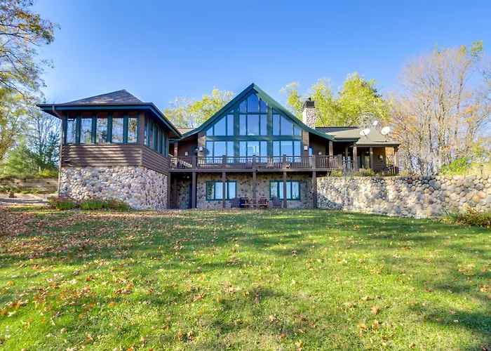 Private Lake & Trail Access: Home In Jacobson!