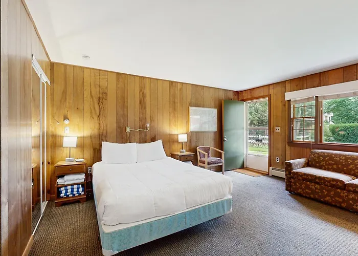 King Birch Lake Home, Unit 5