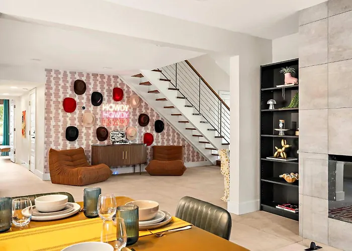 Desert Disco - 4Br Mid-Century Modern Design