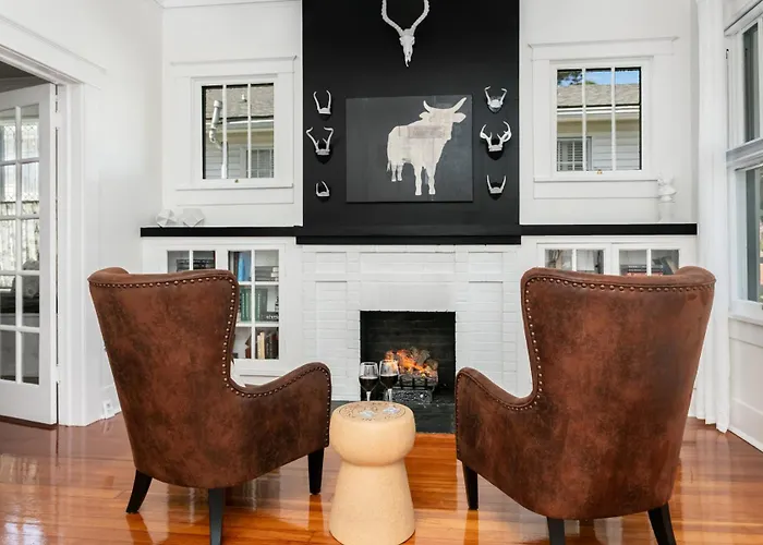 La Belle Bungalow - 2B2B, Pet Friendly With Fee