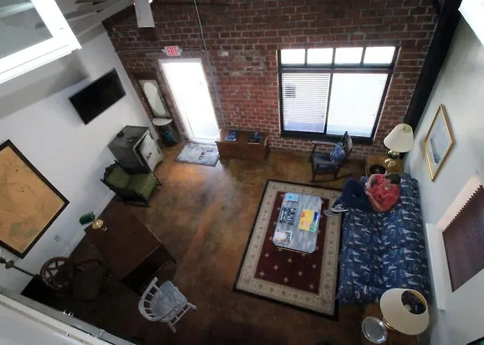 Large Unique Ground Floor Loft With Parking #1