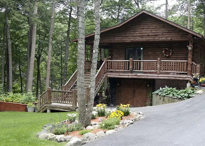Creekside Log Cabin Rental With Kayaks In Saugerties, New York