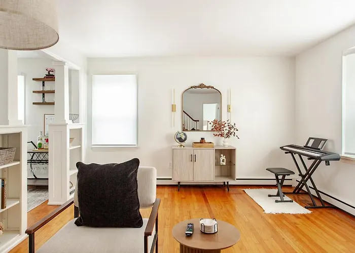 Elegant Spacious Retreat Perfect For Families