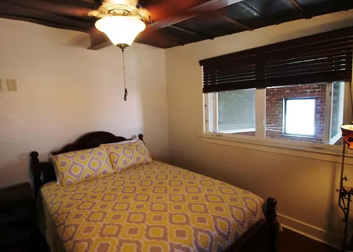 Large Unique Ground Floor Loft With Parking #1
