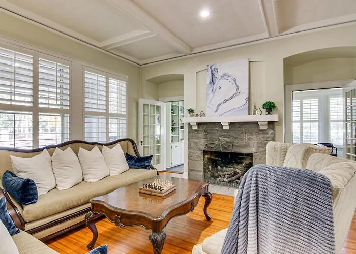 Walk To Coker University & Dtwn! Home W/ Game Room