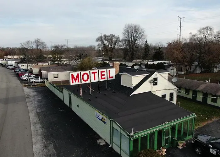 By The Way Motel Lake Bluff