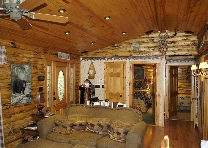 Creekside Log Cabin Rental With Kayaks In Saugerties, New York