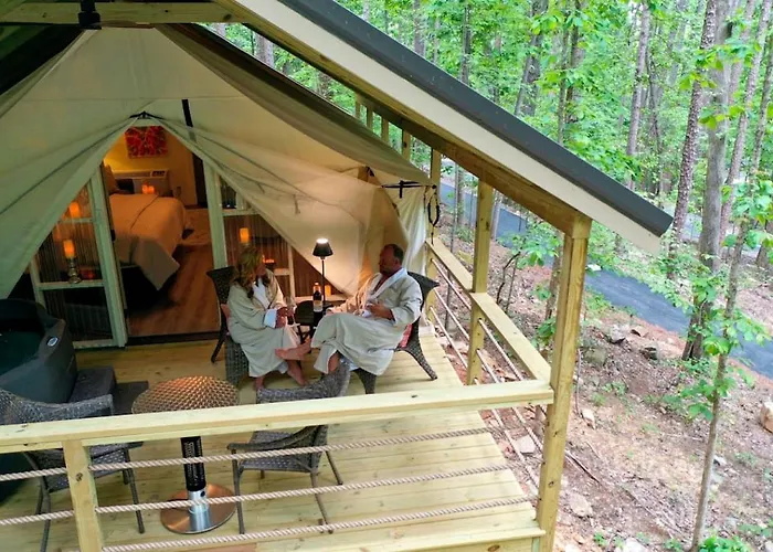 Gorgeous Tented Cabin And Sauna And Hot-Tub In Scottsboro, Alabama